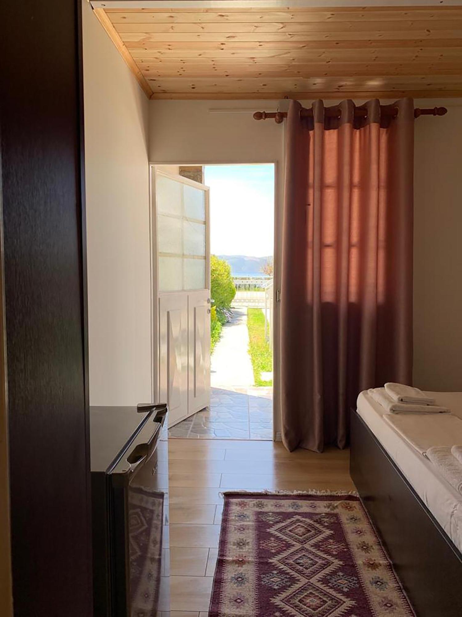 Nili Hotel Вльора Екстер'єр фото