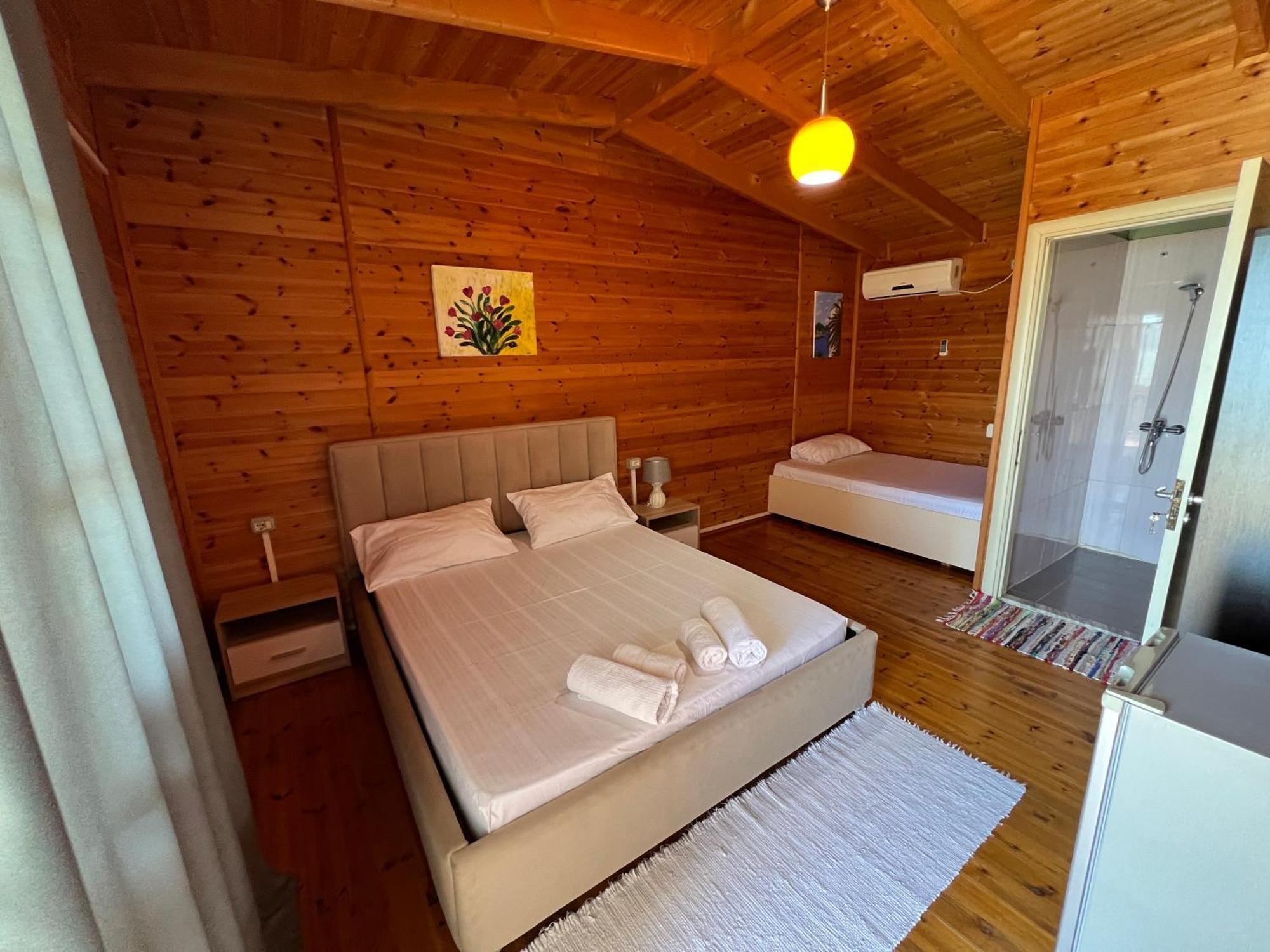 Nili Hotel Вльора Екстер'єр фото